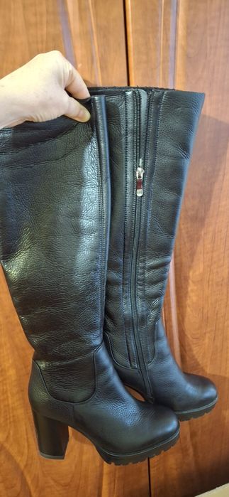 Сапожки зимові на підборах р.35