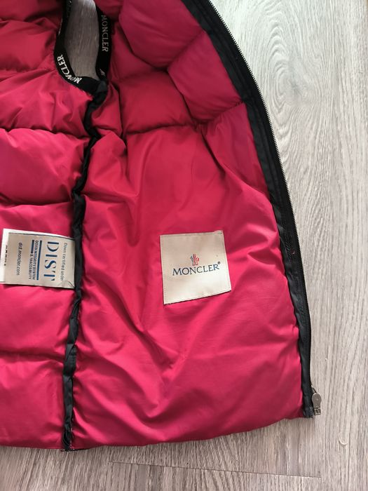 Дитячий жилет Moncler (Монклер) на 4-6 років / Глянцева жилетка