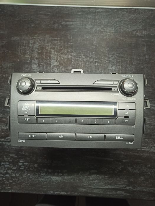 Магнитола Toyota Corolla штатная.
