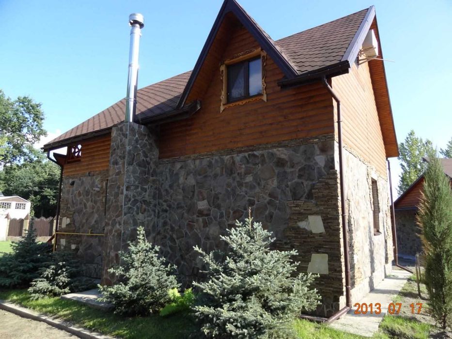 Продам усадьбу в Орловщине (3 дома на участке 40 соток)бассейн, беседка, камин