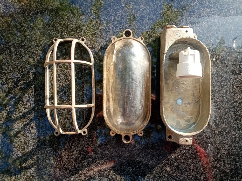 Candeeiro Náutico / Naval Antigo em Bronze – Peça Vintage