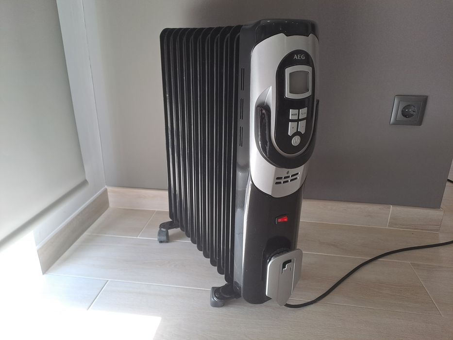 Aquecedor a óleo AEG