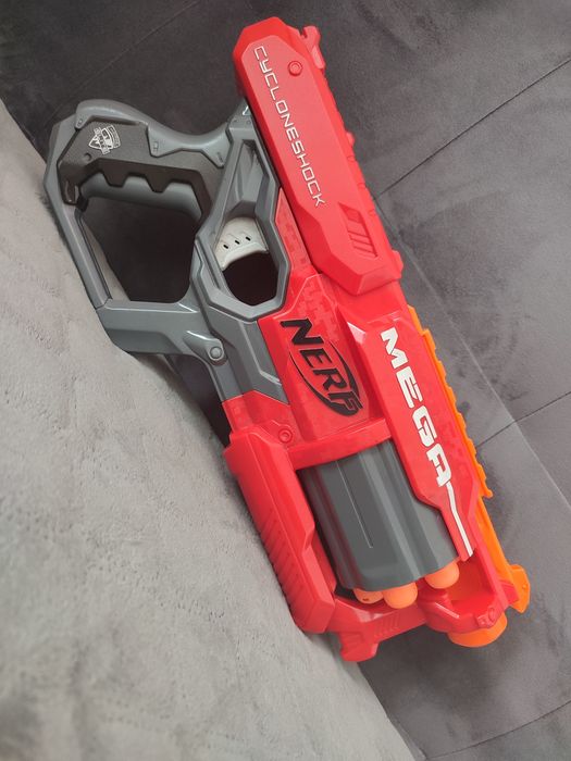 Детский пистолет NERF.