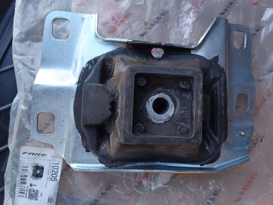 Продам нову подушку мотора ford focus 2 2009 року