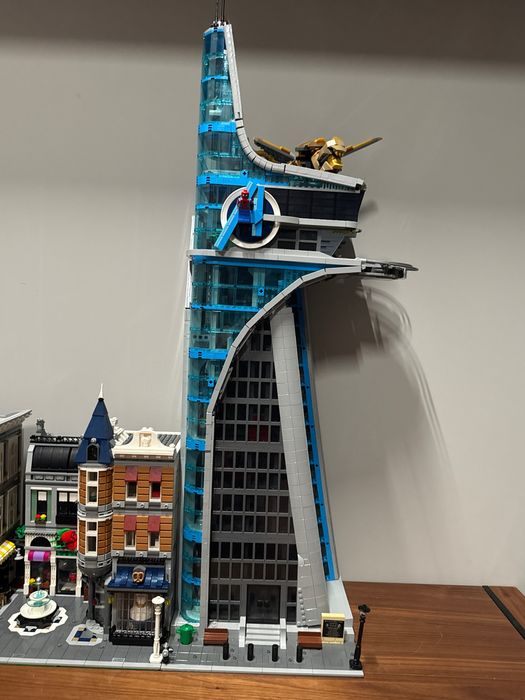 Avengers tower lego marvel