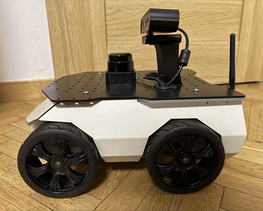 Robot mobilny ROS Husarion ROSbot XL z LiDAR i kamerą AI