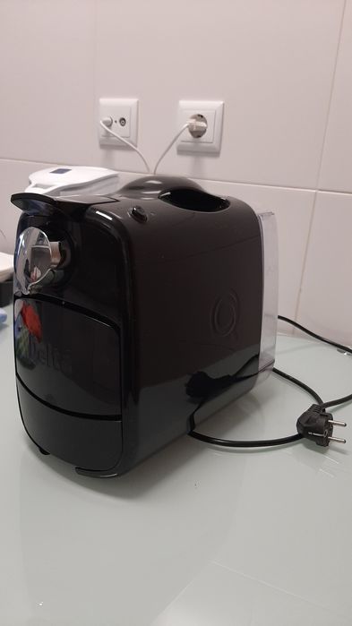 Máquina de Café Delta preta