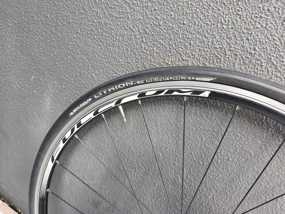 Rodas estrada fulcrum