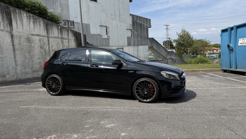 Mercedes A45 AMG facelift 381cv
