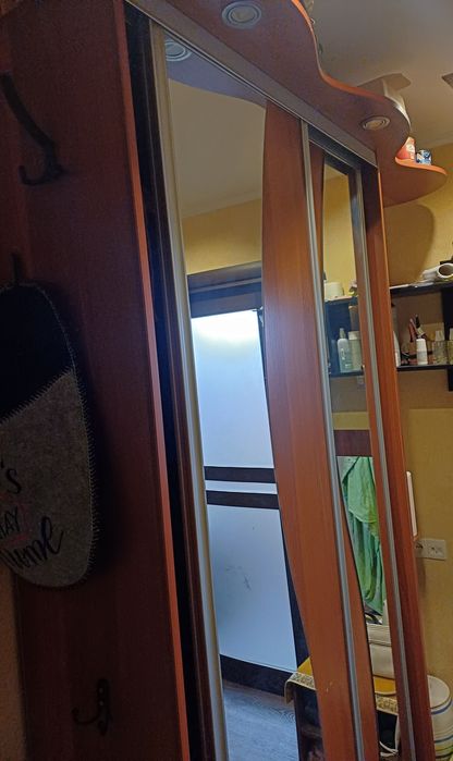 Продам шкаф в прихожую