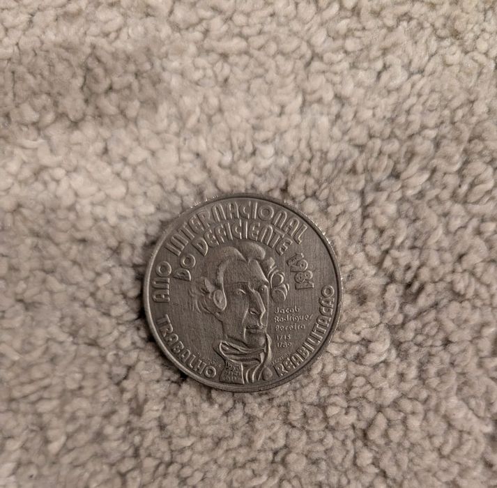 Moedas de escudos antigas