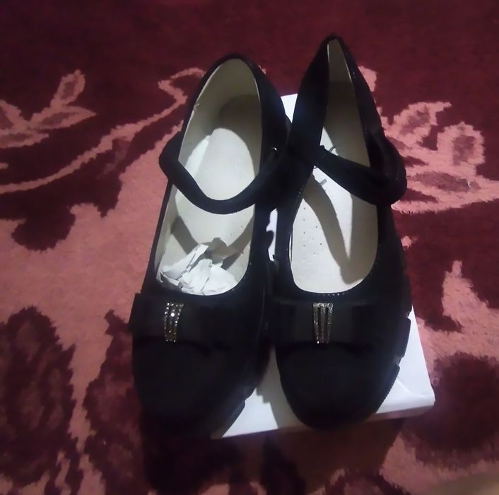 Чорні туфлі для дівчинки (шкільні / святкові), 35 розмір