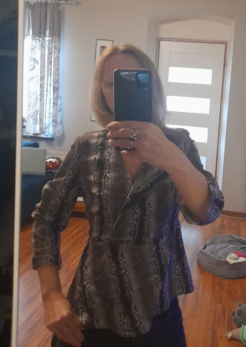 Bluzka z baskinka wzór wąż