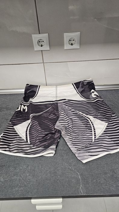 Calções VENUM  tamanho M camuflados