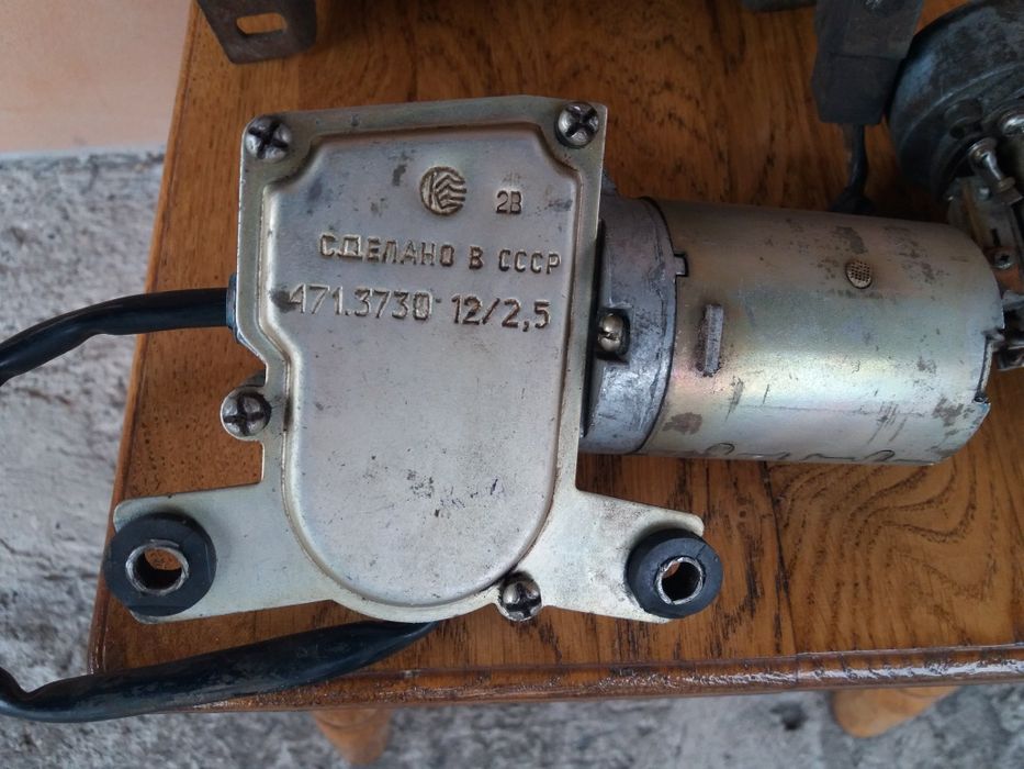 Моторедуктор склоочисника автобуса ЛАЗ і не тільки.