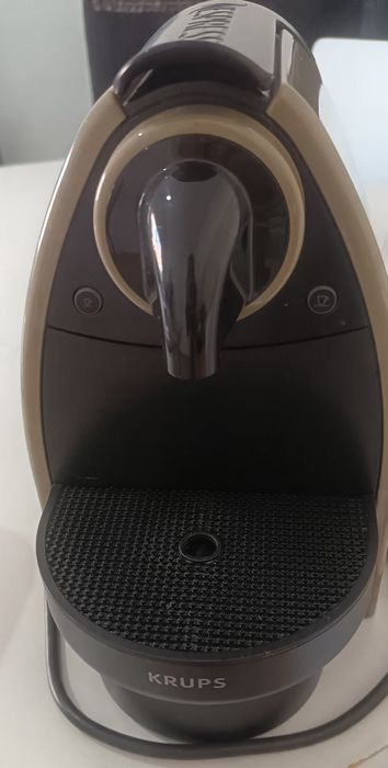 Máquina Nespresso Essenza