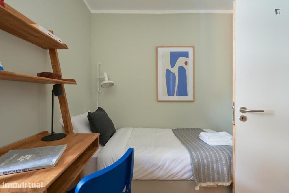 Quarto - localizado em Penha de França Lisbon
