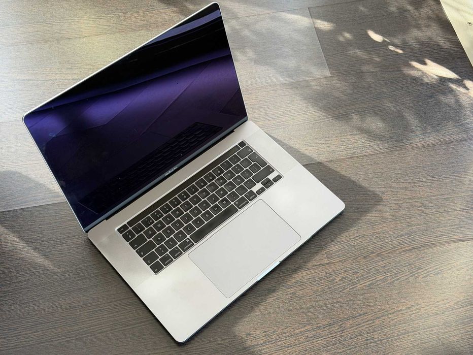 Apple Macbook Pro 16" (Avariado)