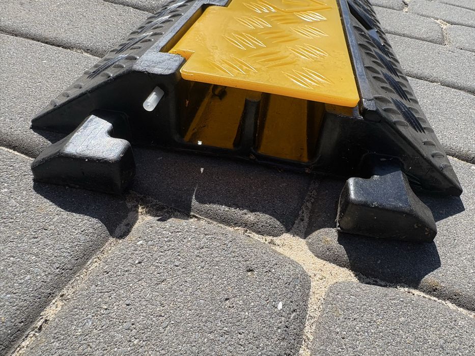 progi najazdowe na kable 8szt