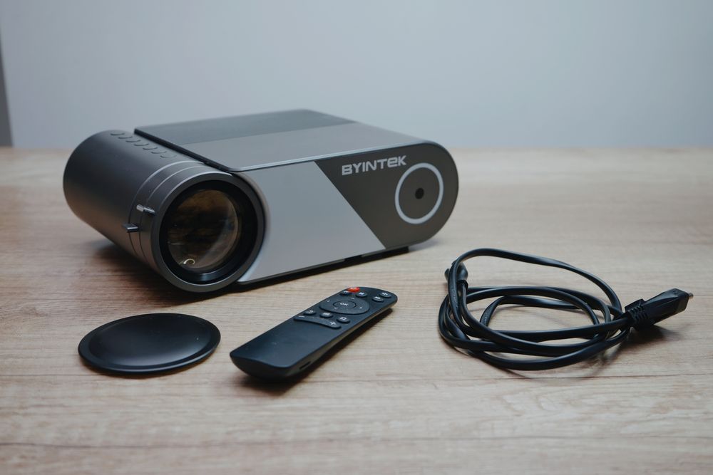 BYINTEK SKY K9 – Mini Projektor LED do ipad , iphone , android