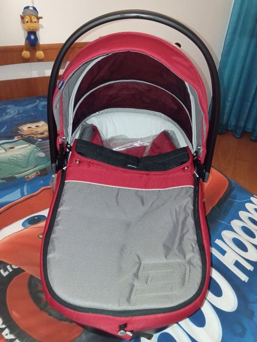 Vendo carrinho de bebê