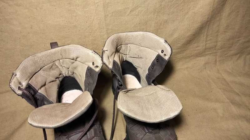 Трекінговие  ?тактические . чоловічі  берці  Барс розмір 41,шкіра.