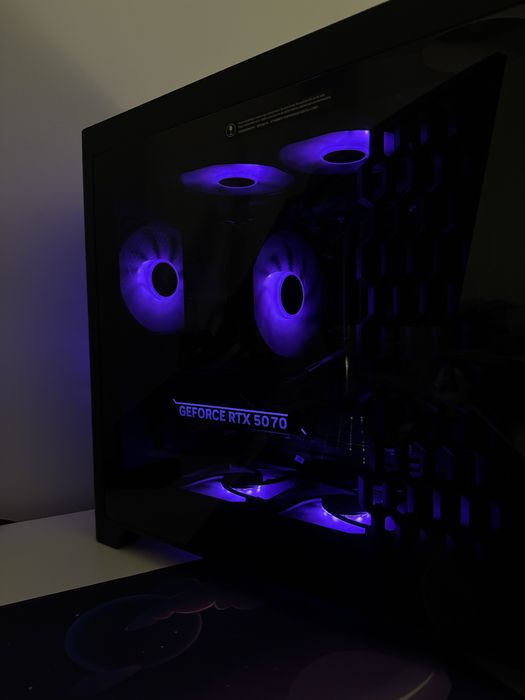 Lenovo Legion T5 | AMD Ryzen 5 7600 | RTX 5070 12 GB | 32 GB DDR5 5600 MHz