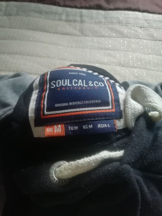 Roupa de homem em bom estado