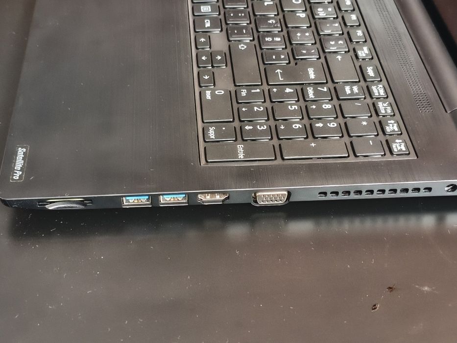 *Win10* Portátil Toshiba i3, bateria 3h30, 500GB, Bluetooth, Office 2024, teclado novo