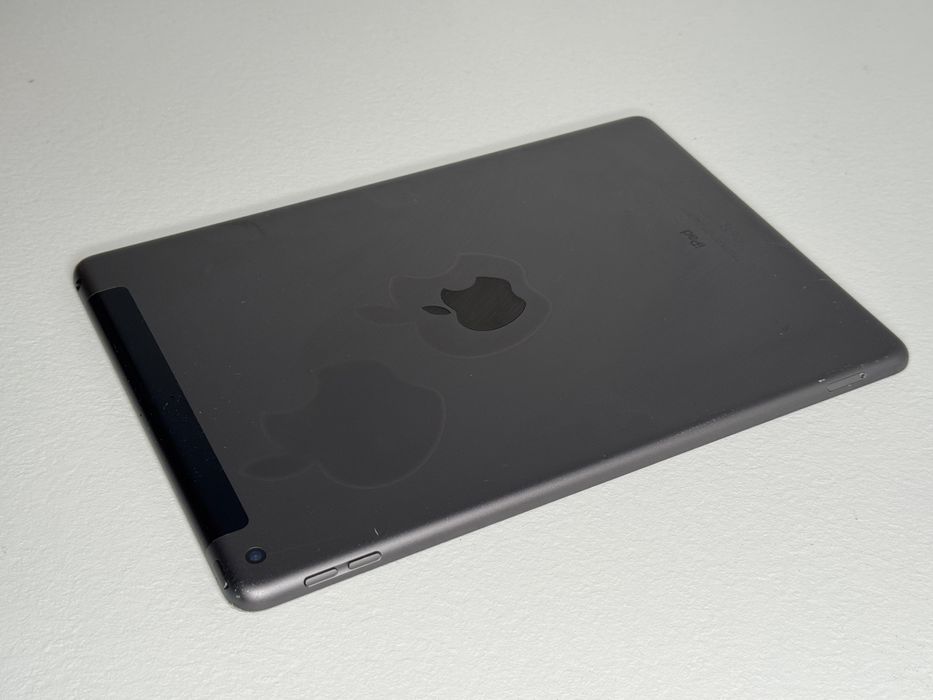 iPad 9. gen. (A2604) - 64GB - Cellular (LTE) - faktura VAT 23%