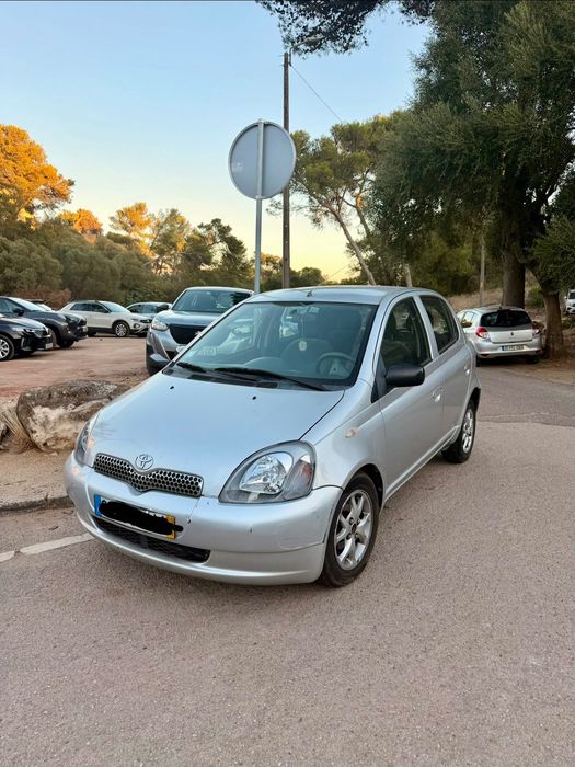 Toyota Yaris 2000, bom estado