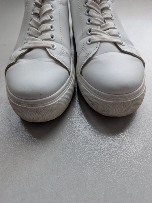 Białe sneakersy damskie Born2Be