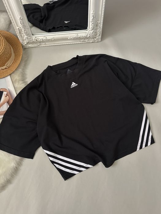 Жіноча футболка Adidas розмір S-M