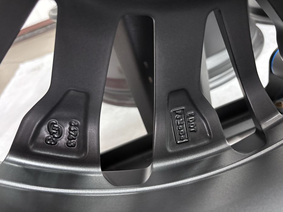 NOWE oryginalne felgi Ford Puma 5x108 7Jx18 ET47,5 Focus Mondeo Kuga Connect Tourneo B-max C-max