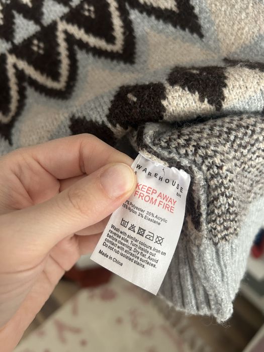 Ciepła sukienka swetrowa na zimę we wzór rozmiar S/M Warehouse