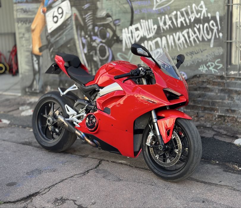 Мотоцикл Ducati Panigale V4 2018 рік