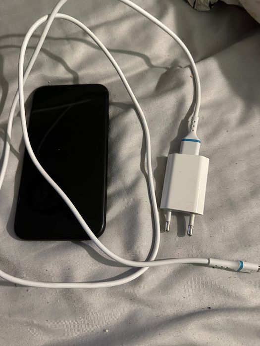 iPhone XR 64GB 82% Bateria