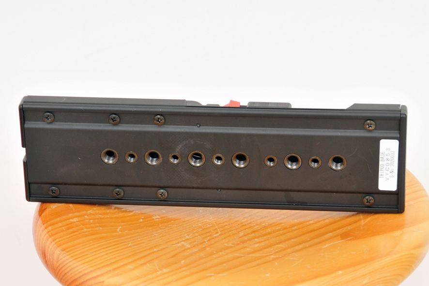 Tripod ruler with mounting slot64740695624579121