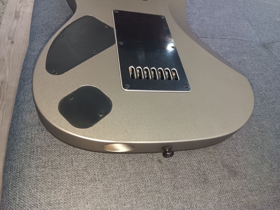 Gitara elektryczna Ibanez Apex 30