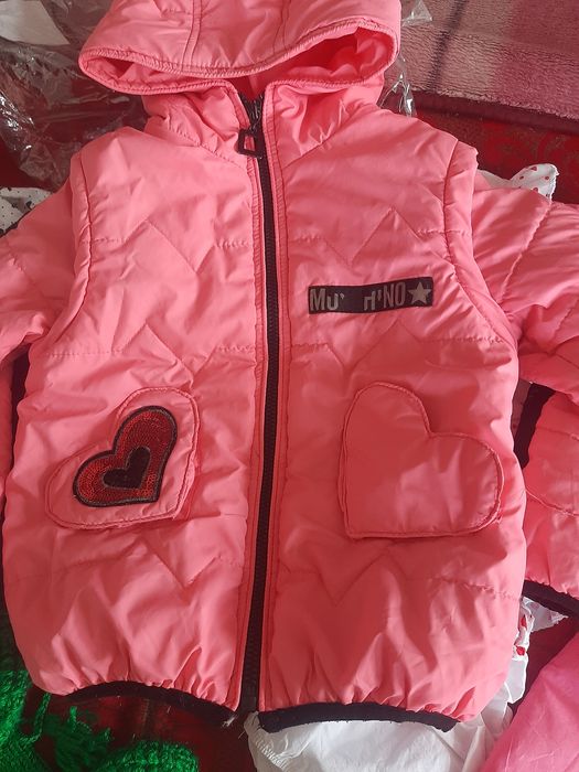 Весняний одяг немовлятам.