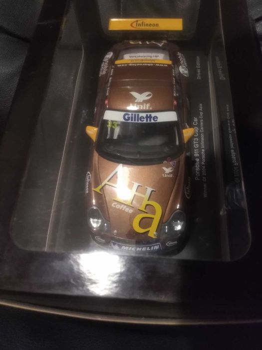 AutoArt 1:18 Porsche 911 GT3R A-Ah Asian Carrera Cup - Novo
