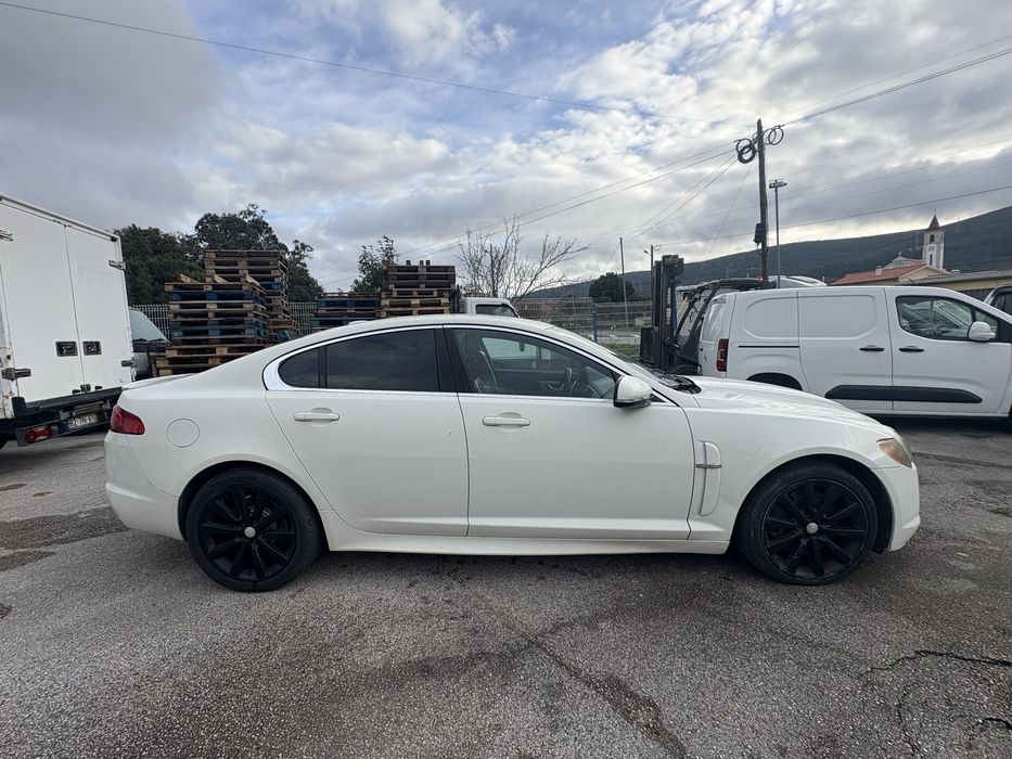 Jaguar XF  S 3.0 V6D Bom estado