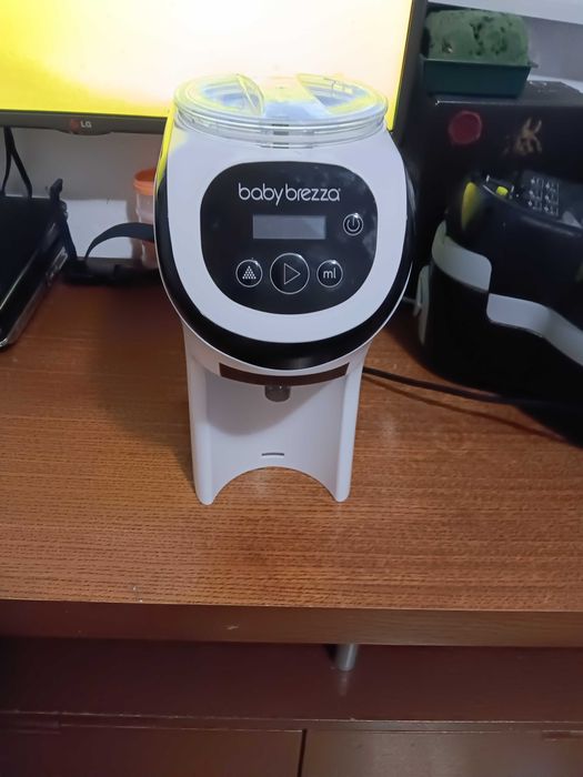 Babybrezza- maquina de fazer biberões