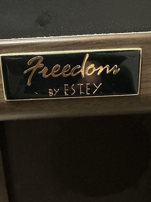 Piano FREEDOM 504