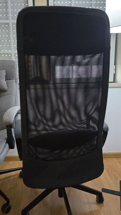 Cadeira IKEA Markus média