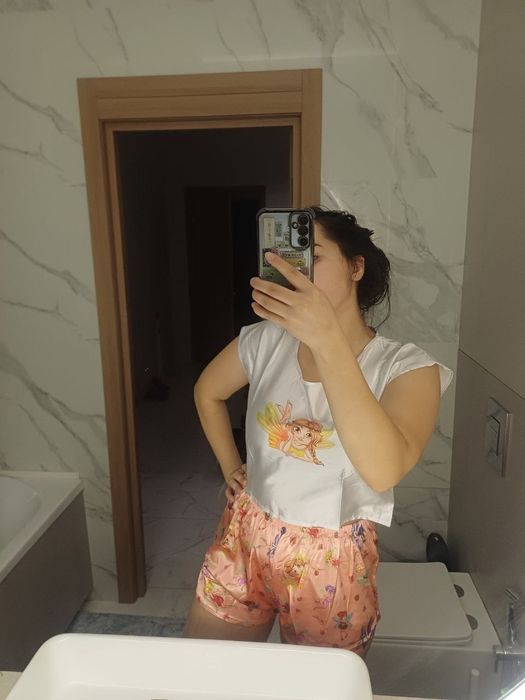 Продам одежду в отличном состоянии