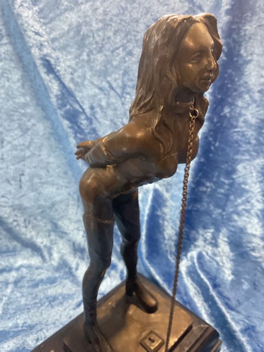 Escultura lady bronze alt,31 cm. Anúncios abaixo