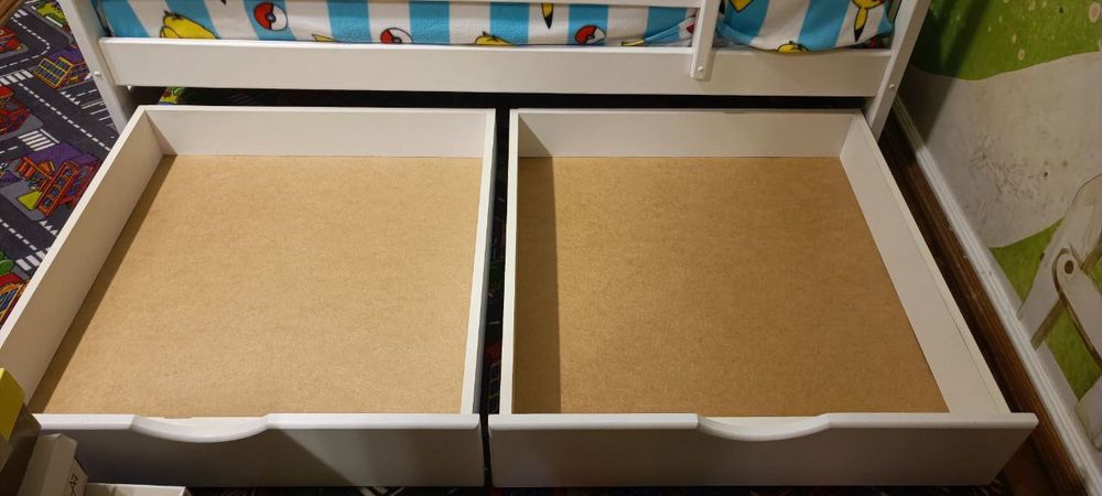 Дерев'яне ліжко  з матрацом 160*80см