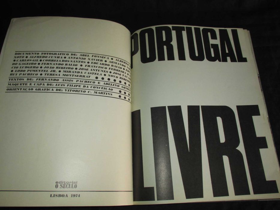 Livro Portugal Livre Revolução das flores 1974 O Século