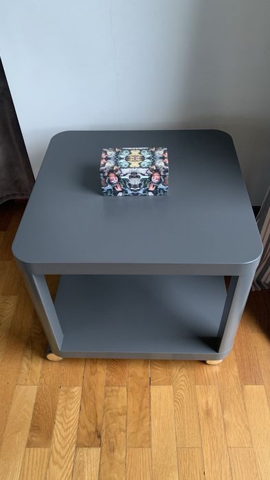 Mesa Apoio/Cabeceira c/ Rodízios Ikea Nova